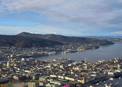 Widok ze wzgórza Floyen na Bergen